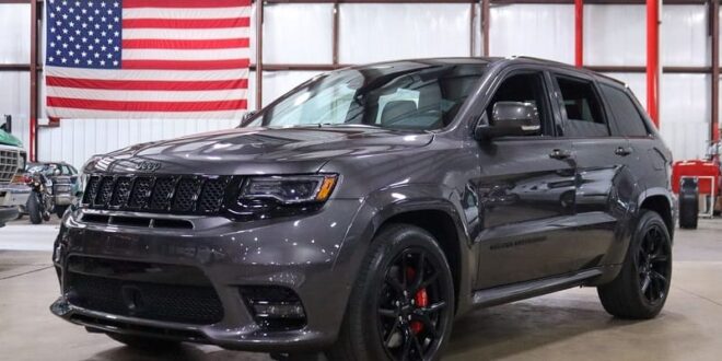 2020 Jeep Grand Cherokee SRT Pictures